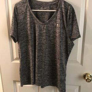 Women’s underarmour shirt, 2xl, great condition